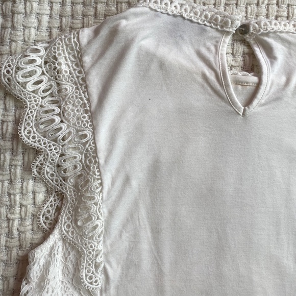 CABLE & GAUGE | white embroidery top - Picture 6 of 8